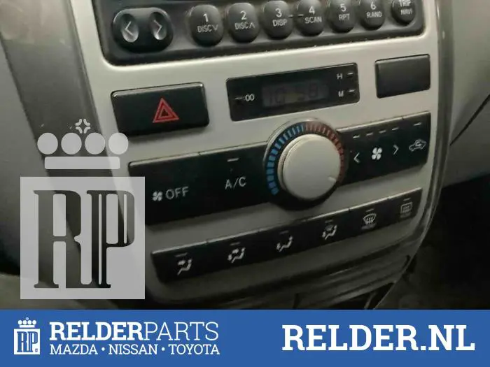 Heater control panel Toyota Avensis Verso