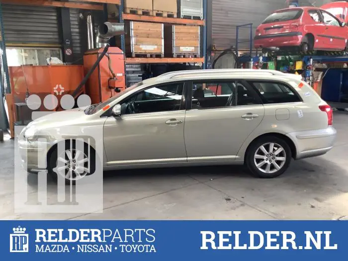 Remklauw (Tang) links-voor Toyota Avensis