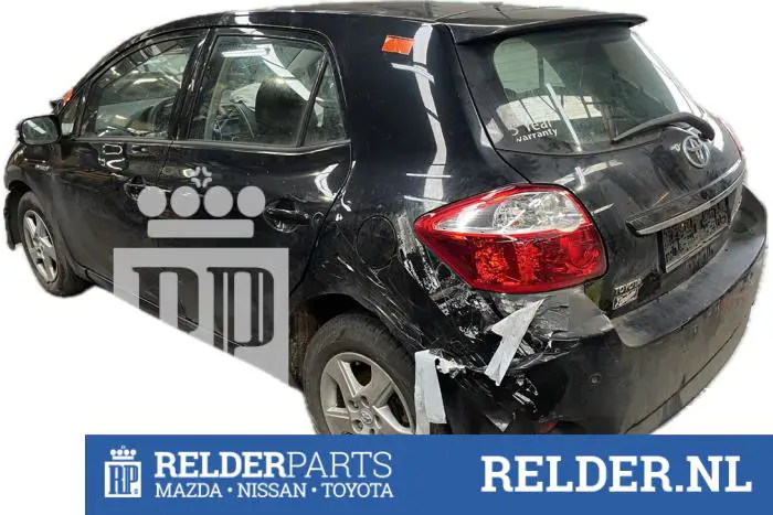 Insertion ceinture de sécurité arrière gauche Toyota Auris